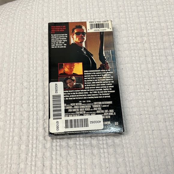 Terminator 2 Judgment Day VHS Factory Sealed! Holographic Cover 1999 - Picture 2 of 9